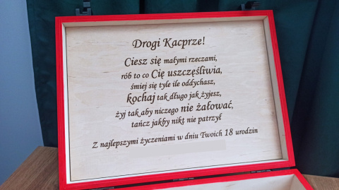 Skrzynka, walizka na urodziny, imprezę MASZLITRA, HILLITR, SAMLEY Skrzynka, walizka na urodziny, imprezę MASZLITRA, HILLITR, SAMLEY
